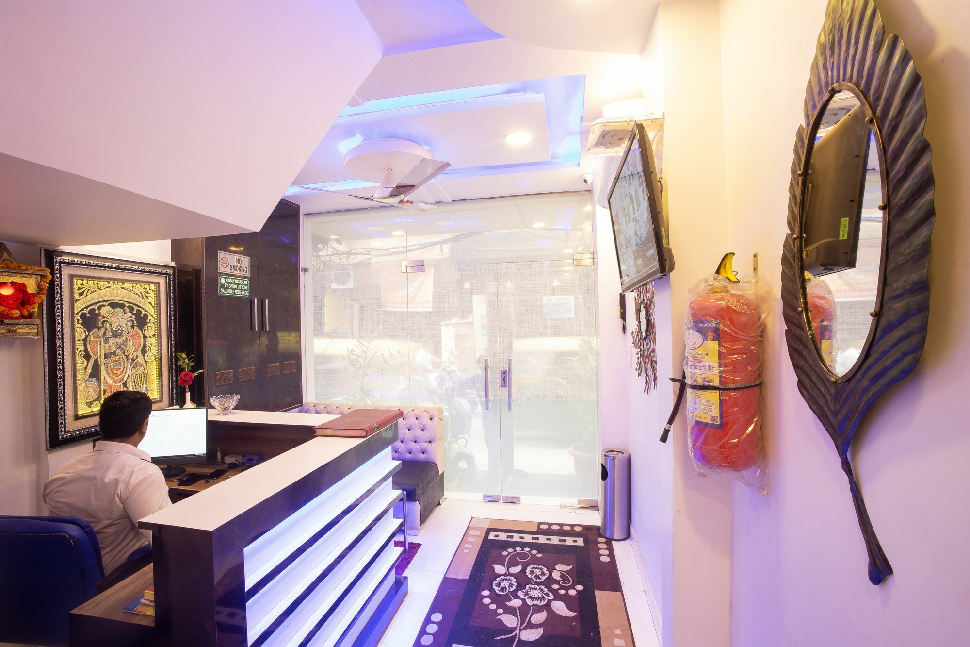 Hotel Sarthak Palace - By Pooja Hospitality New Delhi Exterior photo
